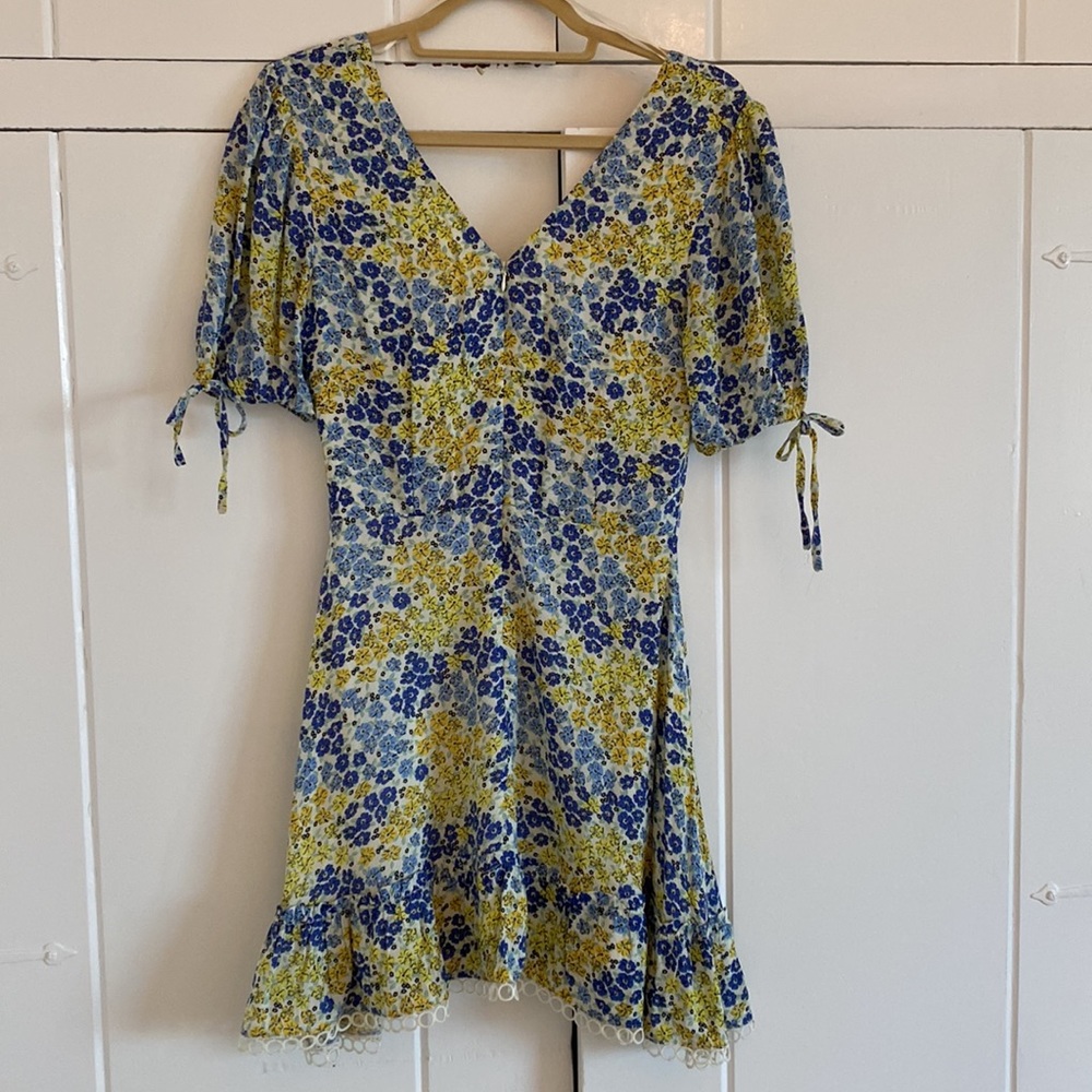 Lost + Wander | Size XS | Mini dress with lace hem detail - Picture 4 of 4
